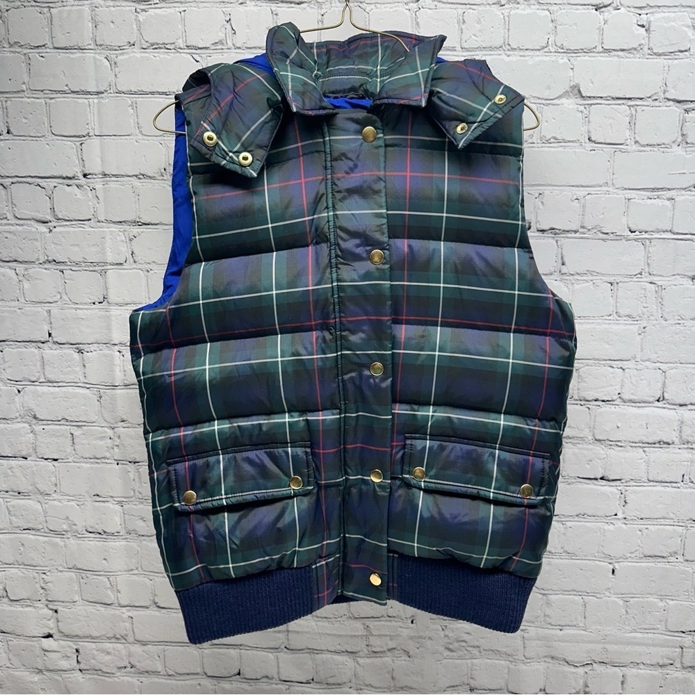 J Crew Plaid Puffer Vest Women’s Size M Zipper Snap Closure Warm Comfortable nwt